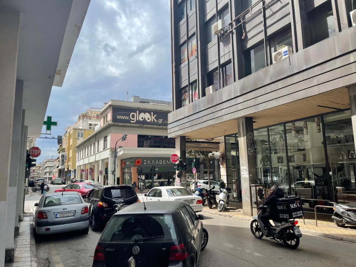 Oikiastudios Patras Buitenkant foto