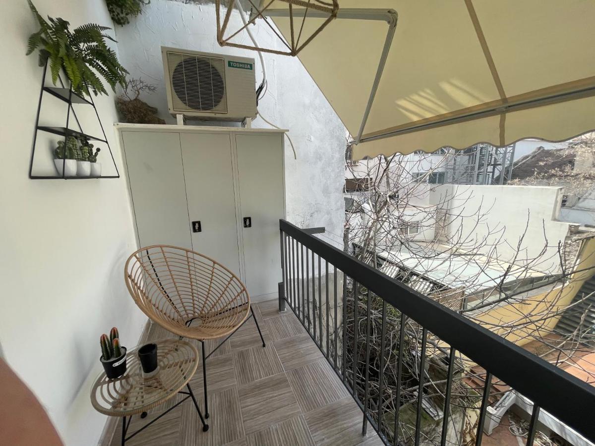 Oikiastudios Patras Buitenkant foto