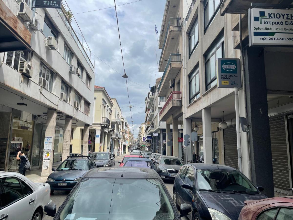 Oikiastudios Patras Buitenkant foto