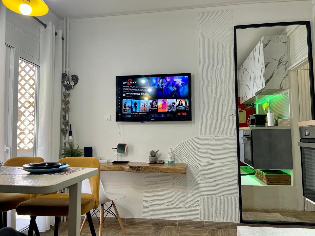 Oikiastudios Patras Buitenkant foto