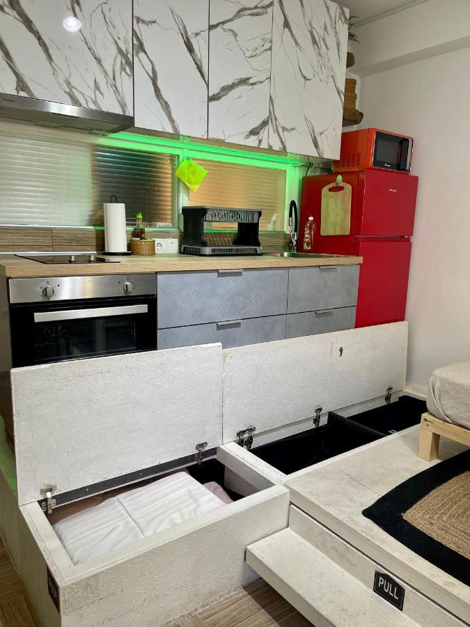 Oikiastudios Patras Buitenkant foto