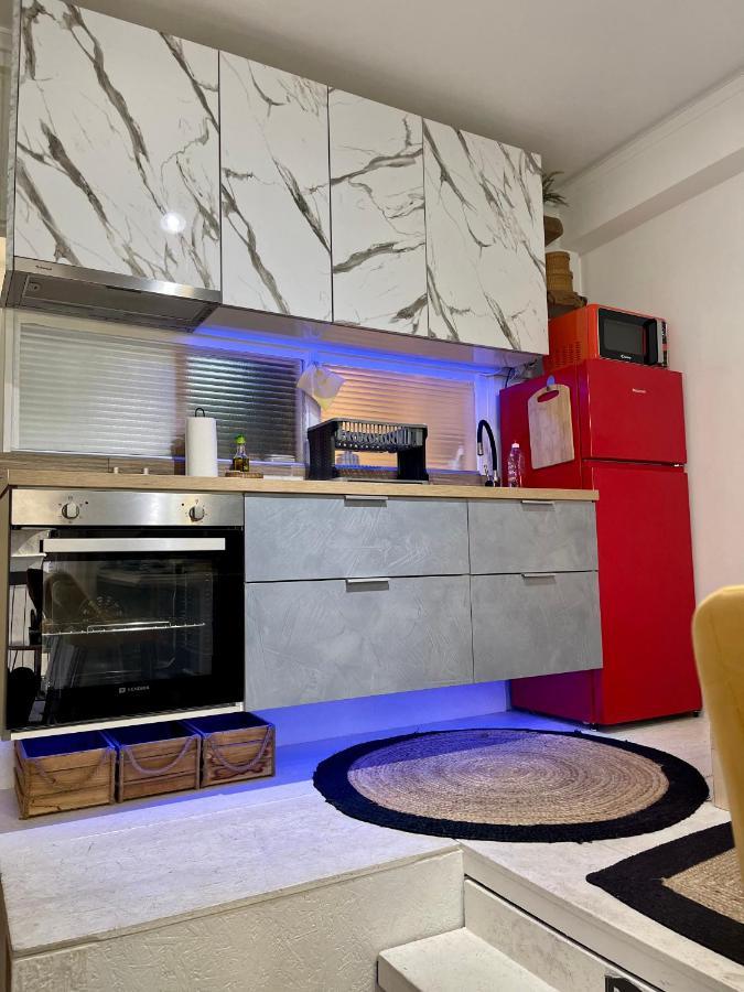 Oikiastudios Patras Buitenkant foto